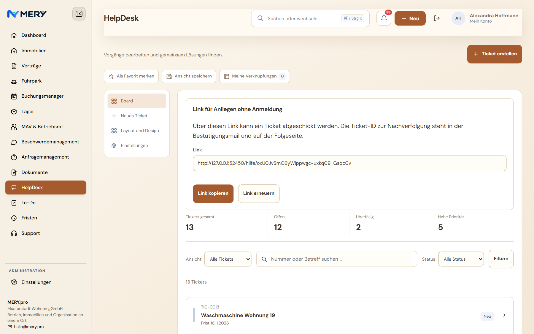 HelpDesk-Board mit offenen, laufenden und wartenden Vorgängen.